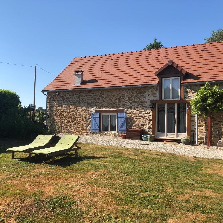 Hotel Les Landes Saint-Pardoux-Corbier Exterior foto
